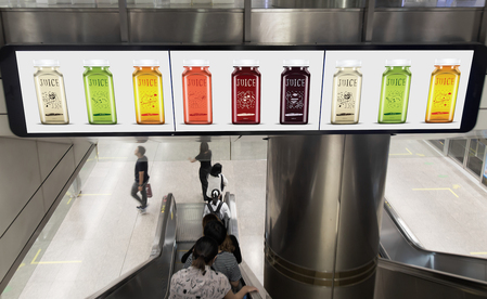 Reklama przy skodach do metra.jpg