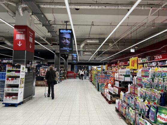 Reklama w Carreforur.jpg