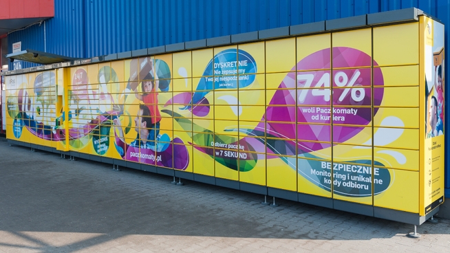 Reklama na paczkomacie 1.jpg