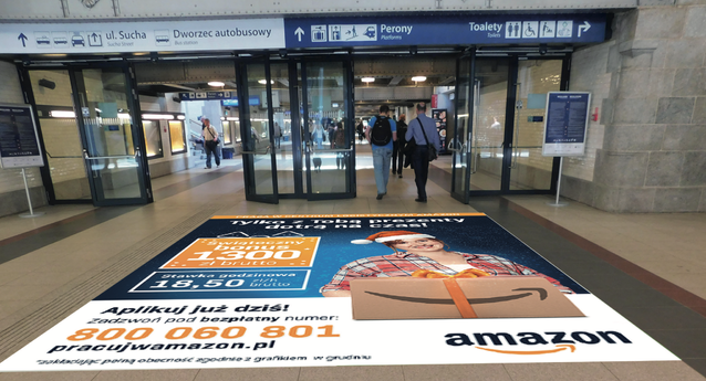Ekrany reklamowe na dworcu Wrocław.png