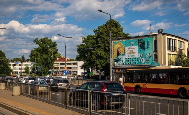 Siatka reklamowa Warszawa Francuska Waszyngtona .jpg