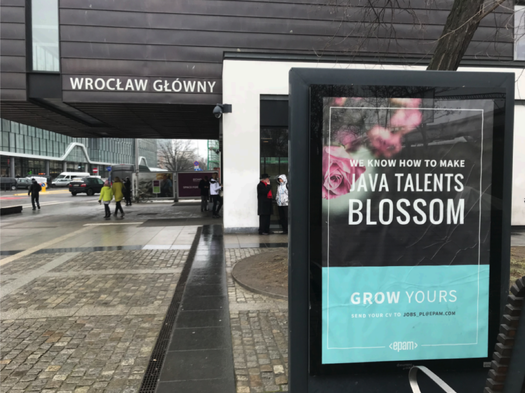 Citylighty na dwrocu PKP Wrocław.png