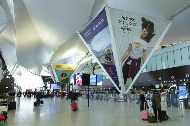 Reklama na lotinsku Gdańsk Wałęsy.jpg