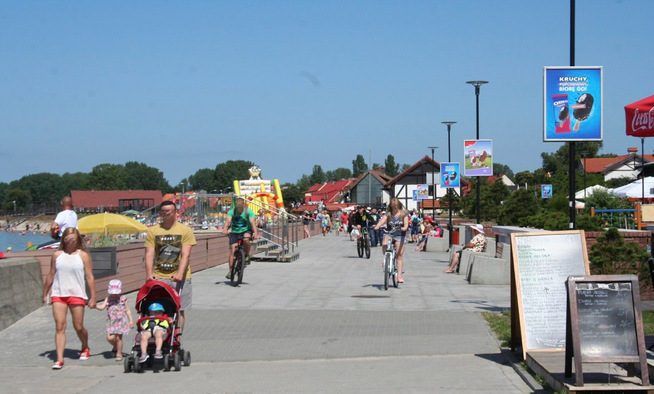 Billboardy reklama na promenadach.jpeg