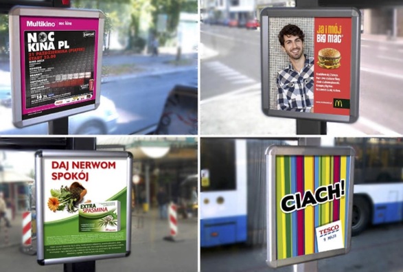 Reklama w trolejbusach Trójmiasto plakaty.jpg